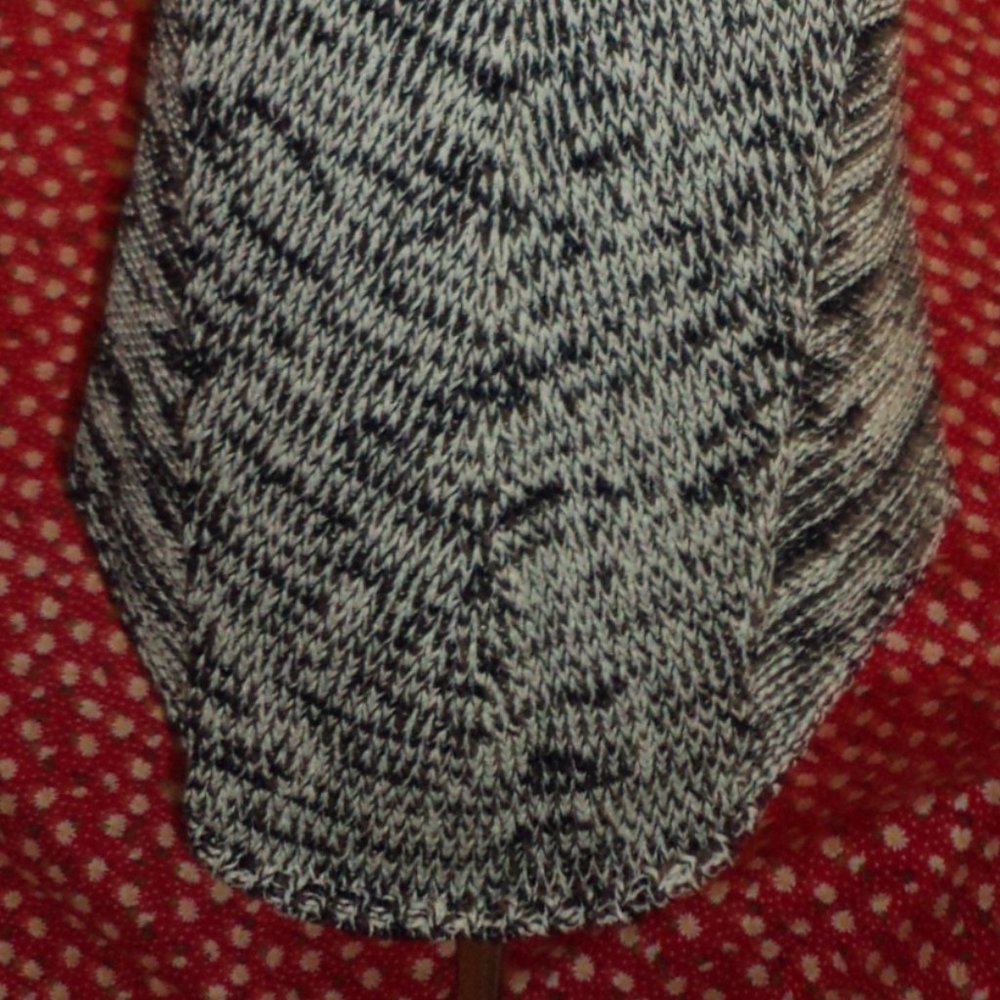 Sweater - Picture 5 of 5